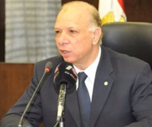 محافظ القاهرة يشيد بدور رؤساء الأحياء في نقل سكان المناطق الخطرة للأسمرات  