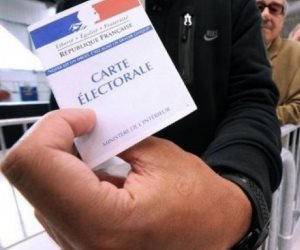 الانتخابات الفرنسية.. شاهد لحظة تصويت الرئيس الفرنسي (فيديو)