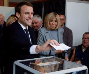 الانتخابات الفرنسية.. مرشحو الرئاسة يدلون بأصواتهم (صور)