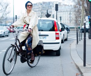 بالصور.. مشاهير كسروا كل قواعد الموضة وظهروا للجمهور بصورة غير مرضية