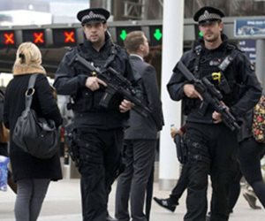 الشرطة البريطانية تعتقل شخصًا في حادث ويستمنستر وسط لندن