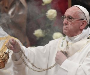 بابا الفاتيكان يصلي «الصلاة المسكونية» بالكنيسة البطرسية