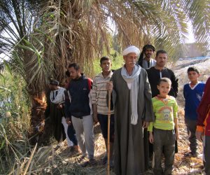 أهالي البداري بأسيوط: نتعرض يوميا للموت غرقا ونحتاج لـ«كوبرى» (صور)