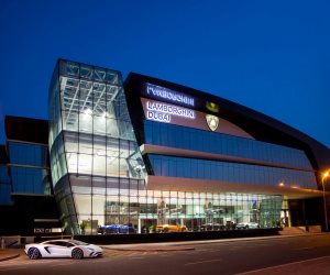 لامبوجيني تفتتح أكبر صالة عرض في دبي