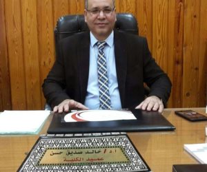 عميد كلية طب أسنان الأزهر بأسيوط يتفقد لجان الامتحانات