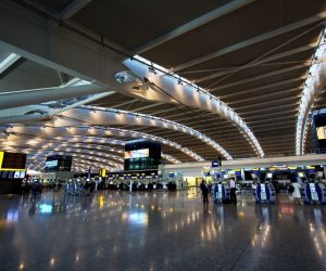 صحيفة صن: تعليق كل الرحلات من الصالة 3 بمطار هيثرو لمخاوف أمنية