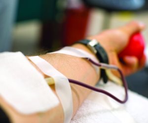 5 أسئلة عن التبرع بالدم لإنقاذ ملايين المرضى (انفوجراف)