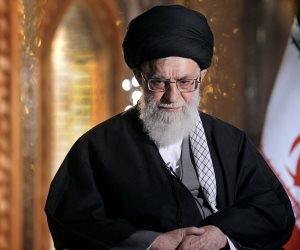 المرشد الأعلى الإيراني يعين رئيسًا جديدًا لمجمع تشخيص مصلحة النظام