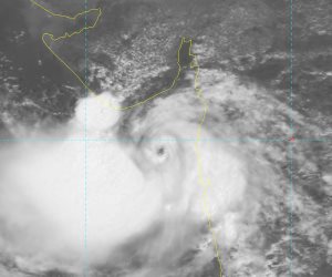 العاصفة أدريان تشتد في المحيط الهادي قبالة أمريكا الوسطى