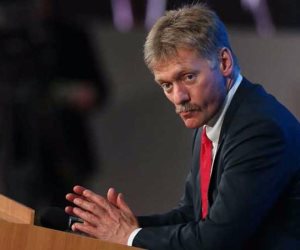 بيسكوف: التغيير المحتمل للسفير الروسي لدى واشنطن ليس مرتبطا بإقالة كومي