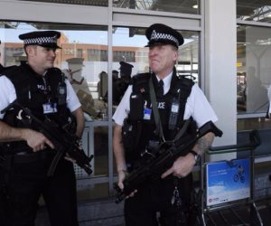 الشرطة البريطانية تنشر صورا جديدة لمنفذ اعتداء مانشستر