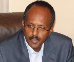 الرئيس الصومالي يدعو لإنهاء حظر الأسلحة في بلاده ويتعهد بالقضاء على "حركة الشباب" خلال عامين