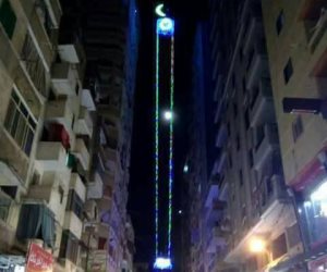 شباب الإسكندرية يصنعون أطول فانوس فى مصر احتفالاً بشهر رمضان (صورة)