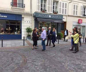 شاهد.. سيدة الإليزيه تتجول في شوارع باريس قبل تنصيب «ماكرون»