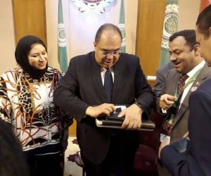 محمود محي الدين يظهر في مؤتمر التنمية المستدامة بمصر (صور)