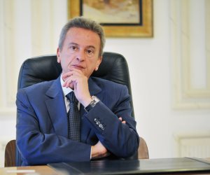 حاكم المركزي اللبناني: لا نخطط لرفع أسعار الفائدة
