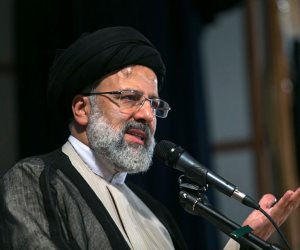قبل الصمت الإيراني.. مرشح الملالي يهدد «روحاني» بنشر تسجيلات صوتية
