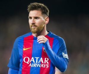 ميسى يحتفل بفوز برشلونة بدورى أبطال أوروبا 2006