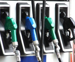 مقترحات المواطنين لمواجهة ارتفاع أسعار البنزين (فيديو)