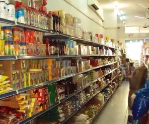 حي الشرابية يشن حملة مكبرة لمراجعة المواد الغذائية المعروضة بالمحلات