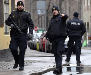 شرطة الدنمارك تفتش غواصة بعد اتهام مالكها بقتل صحفية