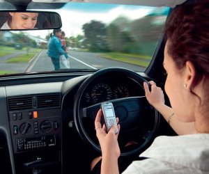 بريطانيا تدرس تغليظ عقوبات استخدام التليفونات المحمولة أثناء القيادة
