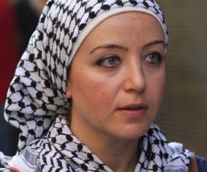 صحفية سورية تفوز بجائزة "بيتر ماكلير"