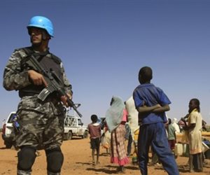 رئيس أفريقيا الوسطى يدعو شعب بلاده للمصالحة ويندد بعصابات قطع الطرق 