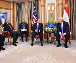 ترامب للسيسي: سأزور مصر وسأضع ذلك في جدول الأعمال قريبًا