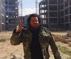 القوات الخاصة الليبية تنعي مسؤولا بالصاعقة قُتل في انفجار لغم أرضي ببنغازي