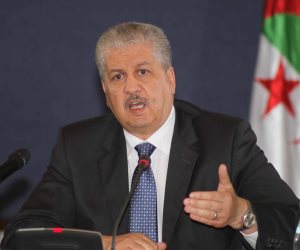 رئيس الحكومة الجزائرية يلتقي المبعوث الخاص لرئيس كازاخستان