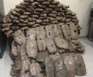 ضبط 16 كيلو بانجو وأقراص مخدرة وأسلحة في حملة أمنية بأسوان