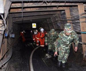  مصرع 6 عمال مناجم وإنقاذ 5 حاصرتهم مياه الفيضان بمنجم للفحم في الصين