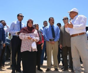 محافظ الوادى الجديد ومساعد وزير الداخلية يقودان حملة لإزالة التعديات على أراضى الدولة (صور)