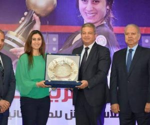 وزير الرياضة يشهد تكريم نور الشربينى لاعبة الإسكواش بالإسكندرية (صور)