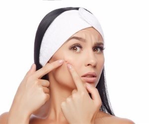 هل تعاني من حب الشباب؟ إليك الحل