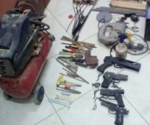 ضبط صاحب محل ملابس ببني سويف حول منزله إلى ورشة تصنيع أسلحة