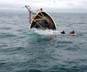 غرق مركب صيد مصرية قبالة السواحل الليبية وإنقاذ 5 صيادين