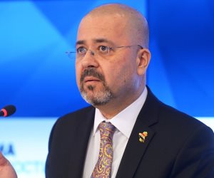 العراق وروسيا يبحثان إلغاء تأشيرة السفر بينهما