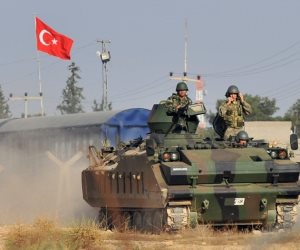 ناشطون سوريون: الجيش التركي يقصف مواقع لقوات سوريا الديمقراطية قرب عفرين