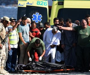 بعد الإفطار.. انتشال 3 جثث من صيادي دمياط المفقودين ببورسعيد 