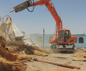 إزالة 104 حالة تعدي على أراضي مملوكة للدولة بقرية الإشراف بمحافظة قنا