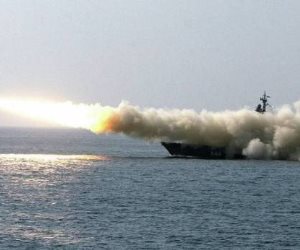 السفن الأمريكية تأخذ وضع الاستعداد لضرب سوريا