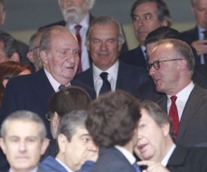 ملك أسبانيا السابق يحضر المباراة النهائية بدورى أبطال أوروبا