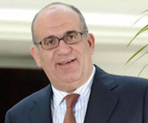 «عرفة»: تعويم الجنيه يدفع لزيادة تصدير المنتجات المصرية للخارج