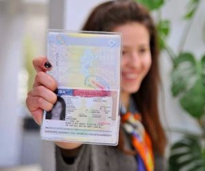 الإدارة الأمريكية توافق على تشديد إجراءات الحصول على تأشيرة
