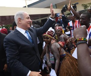 إسرائيل تخترق أفريقيا.. أسباب مشاركة نتنياهو بقمة الإيكواس بليبيريا (صور)
