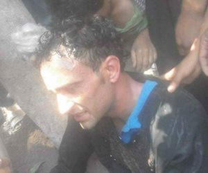 أهالى الضهرية بالبحيرة يضبطون شخصاً يتخفى في ملابس حريمى لخطف الأطفال (صور) 