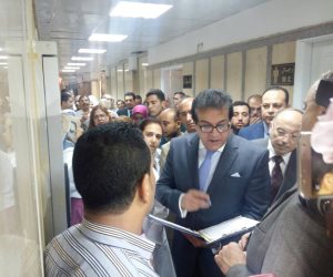 وزير التعليم العالي يتفقد مستشفيات جامعة الإسكندرية في أول أيام العيد