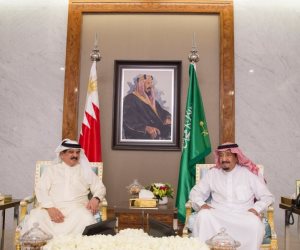 الملك سلمان يلتقي نظيره البحريني لمناقشة تطورات المقاطعة مع قطر